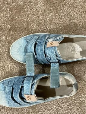 Ecco light blue shoes, size 8.5